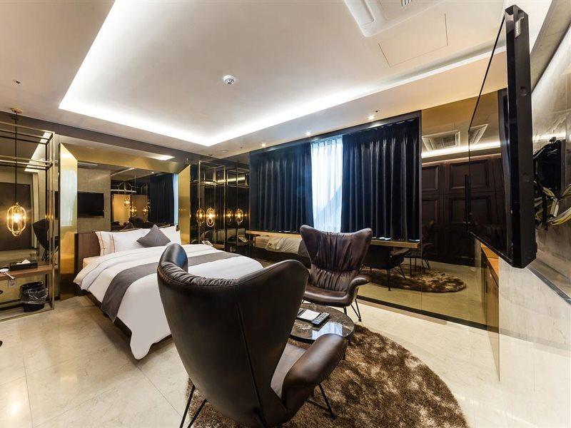 Astro Hotel Йонгин Екстериор снимка