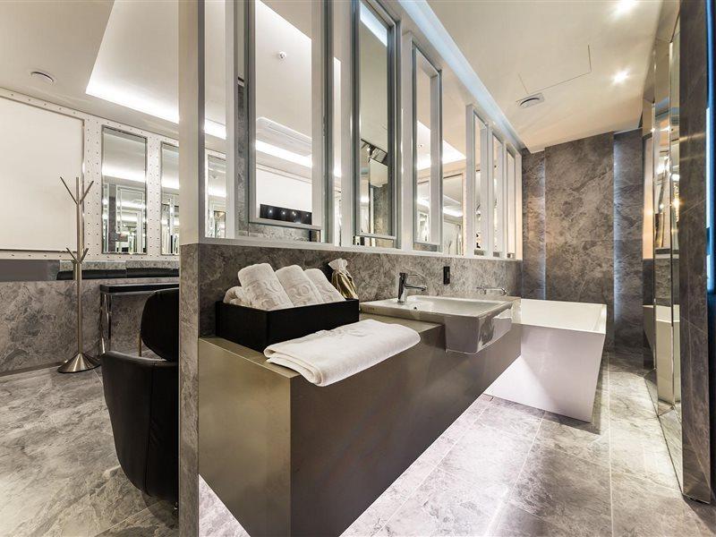 Astro Hotel Йонгин Екстериор снимка