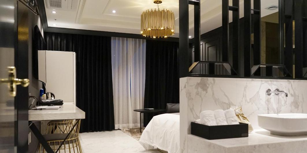 Astro Hotel Йонгин Екстериор снимка